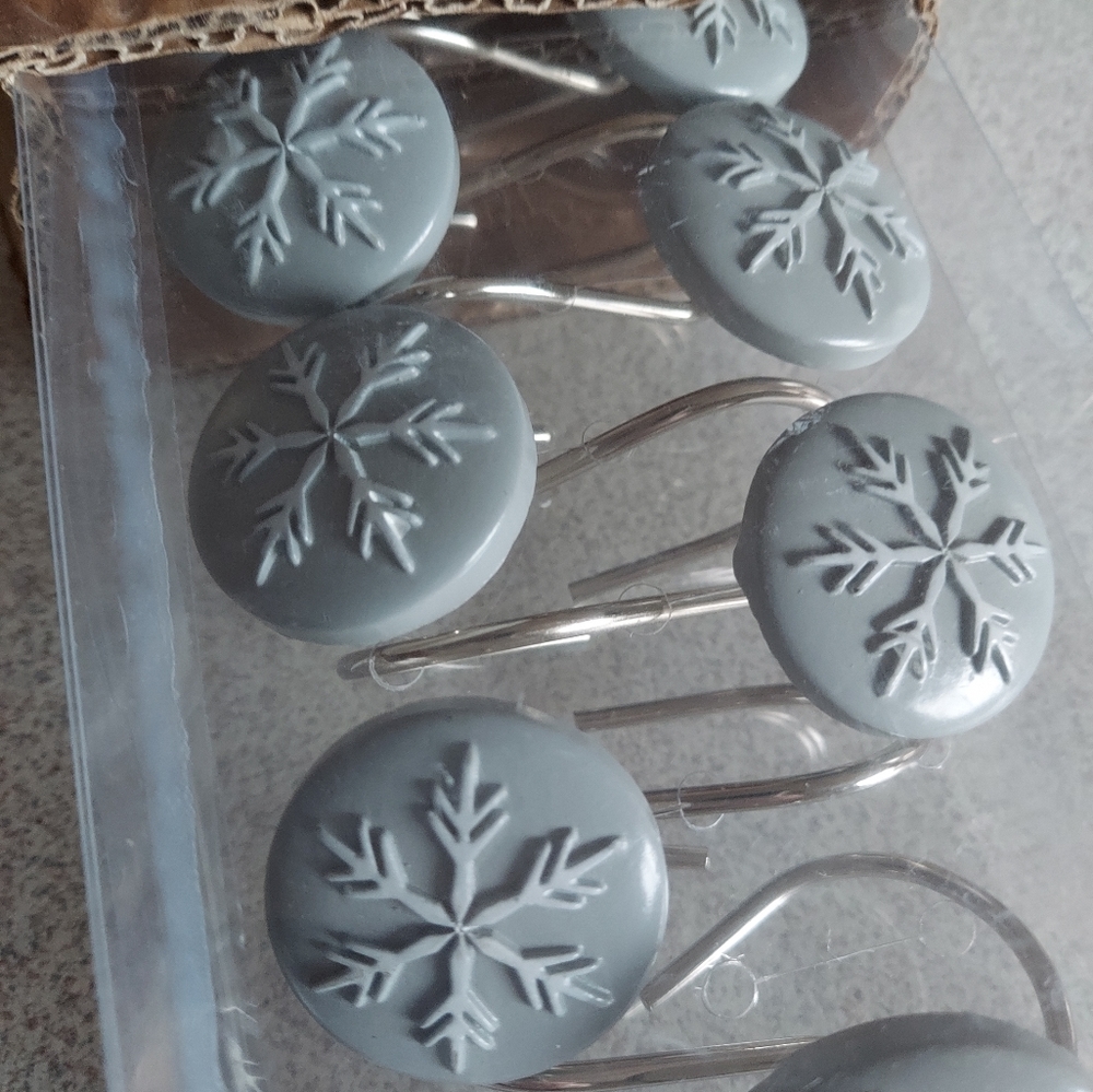 Snowflake shower curtin hooks